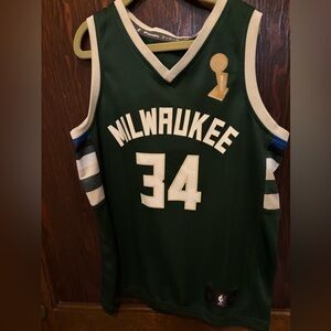Milwaukee Basketball Jersey in Green